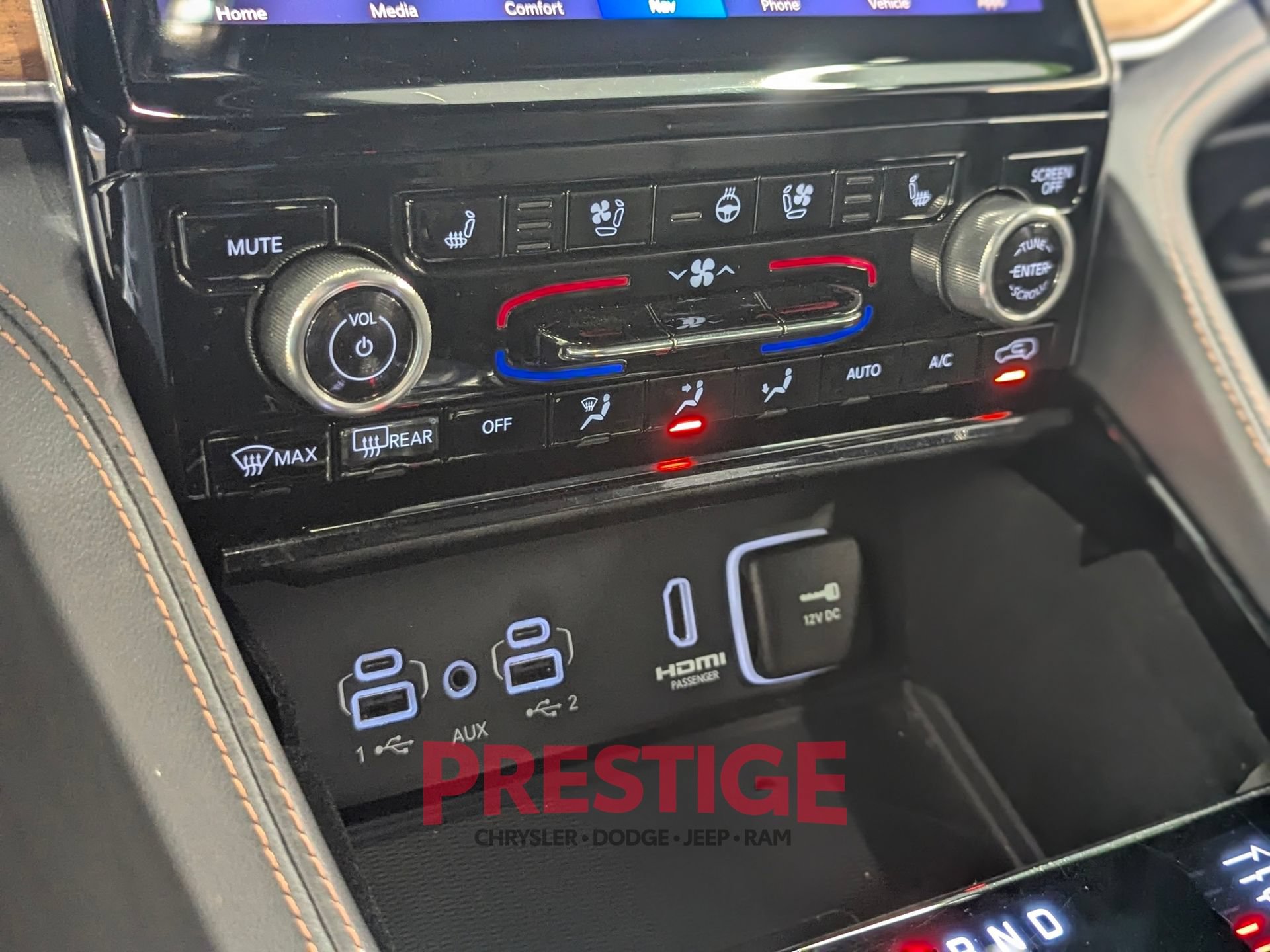 Used 2022 Jeep Grand Cherokee Summit AWD/4WD image 25