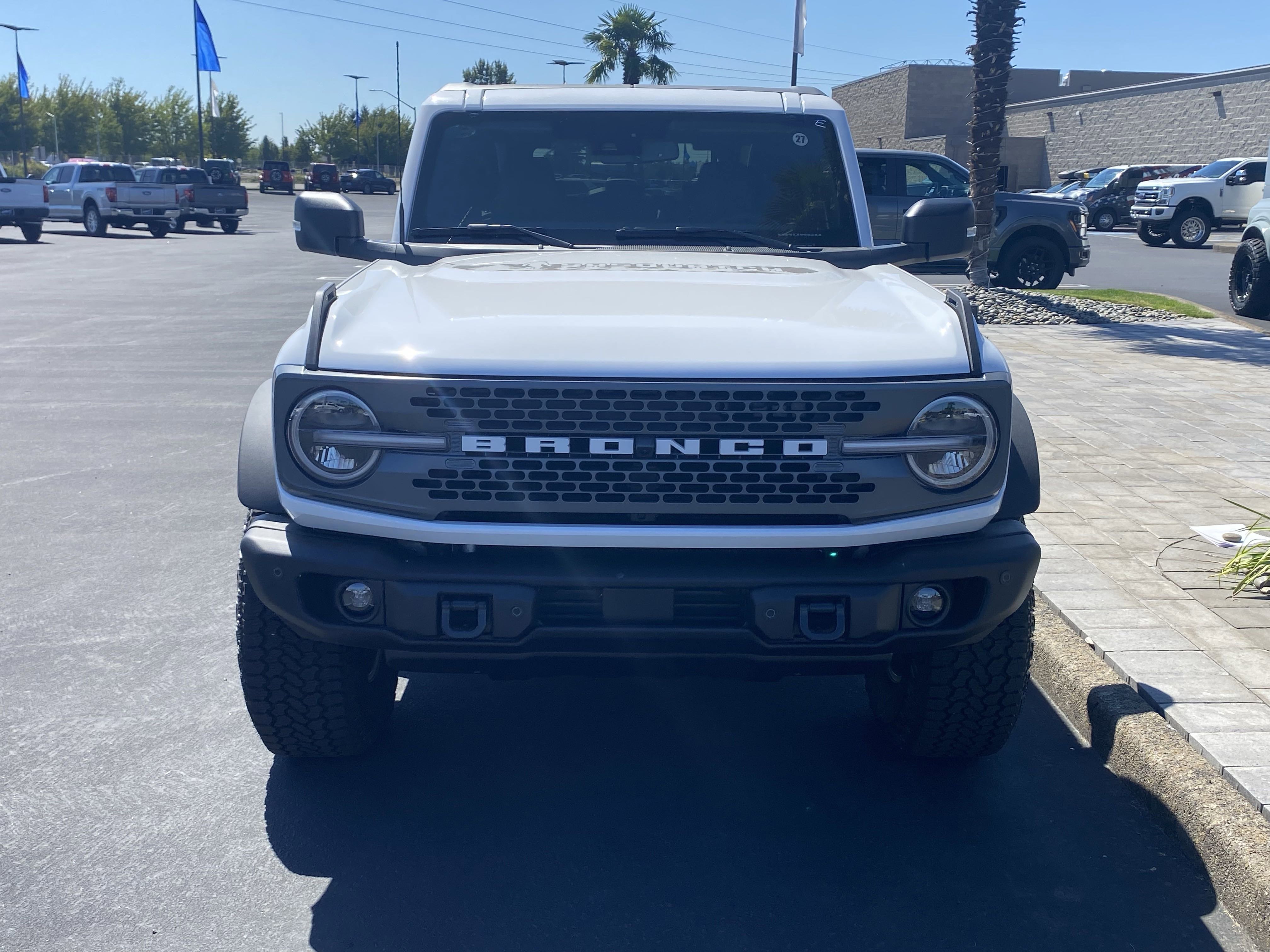 New 2025 Ford Bronco Badlands image 7