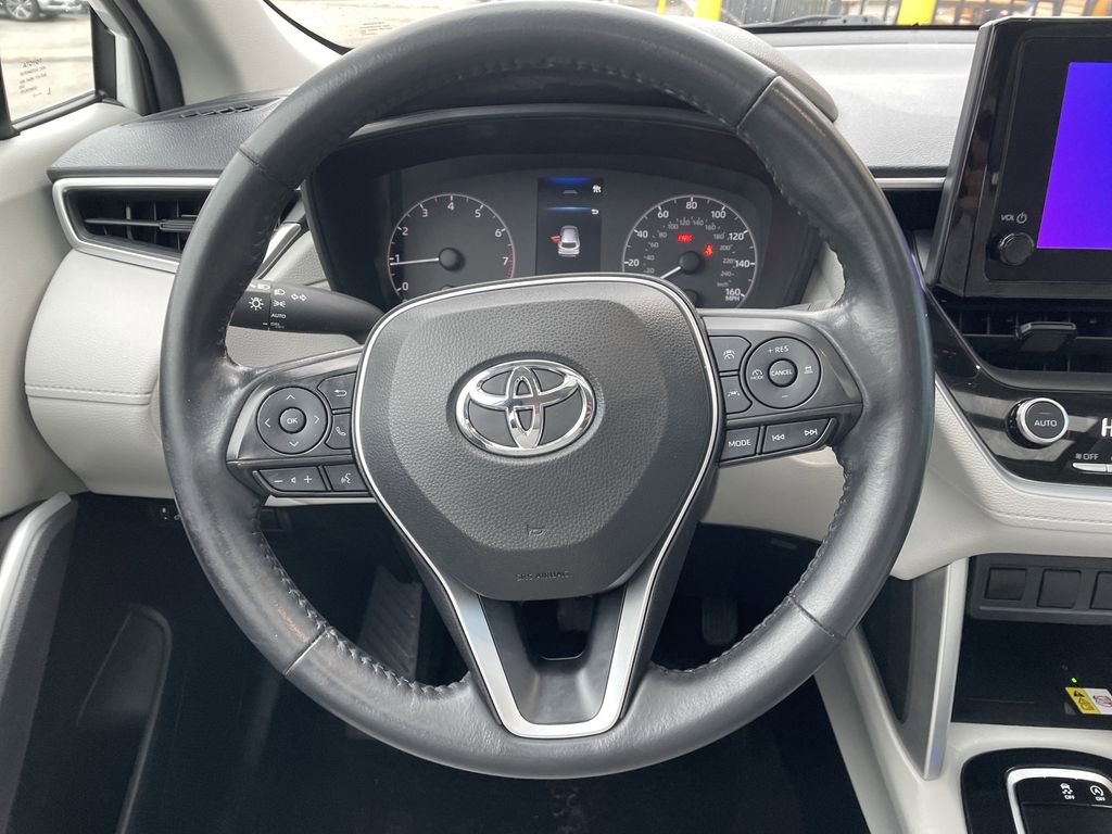 Used 2023 Toyota Corolla Cross LE w/ Moonroof Package AWD/4WD image 9