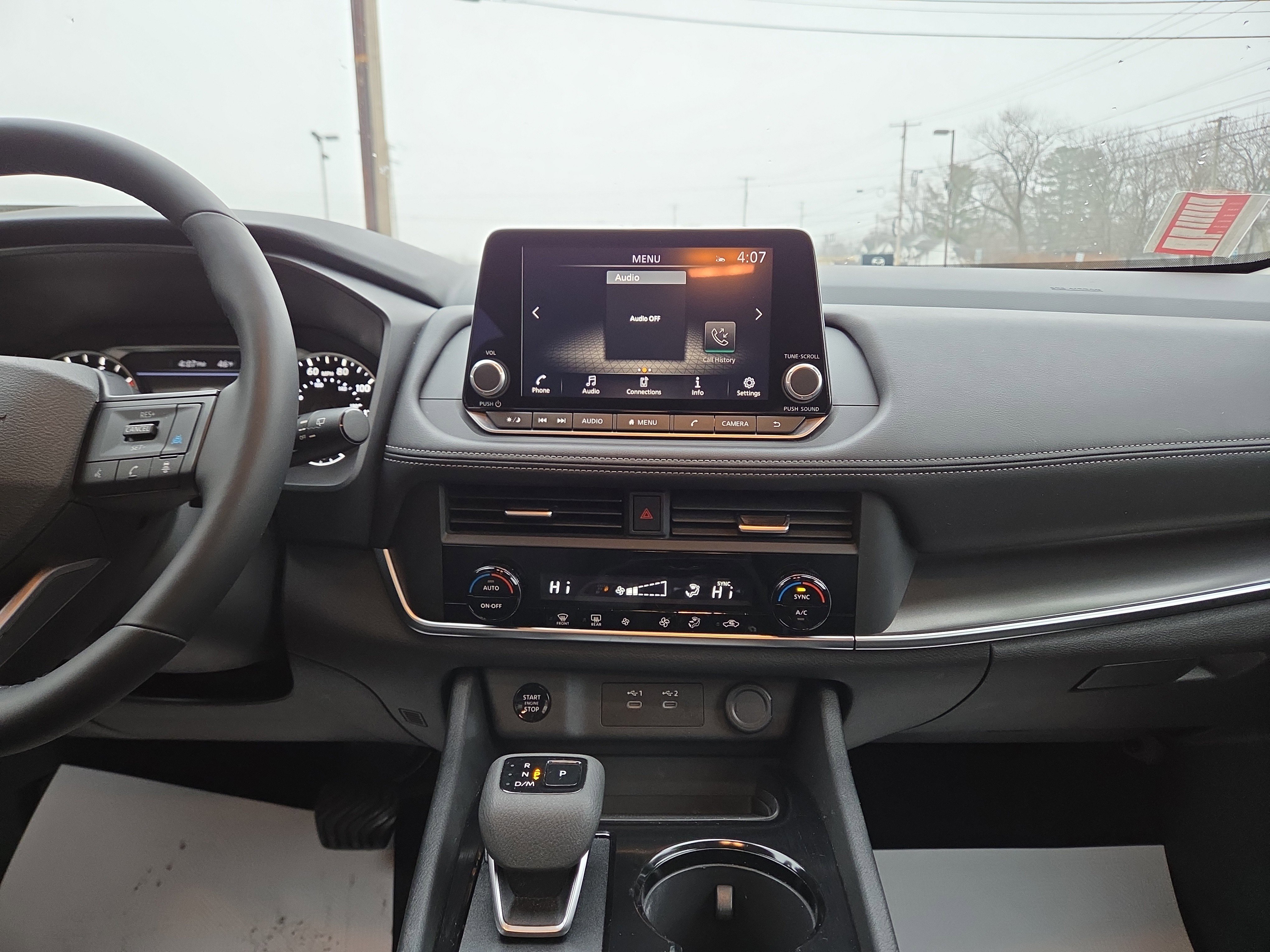 Used 2025 Nissan Rogue SV image 24