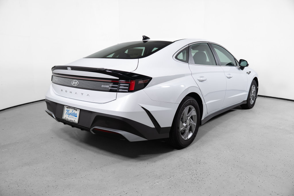 New 2026 Hyundai Sonata SE FWD image 8