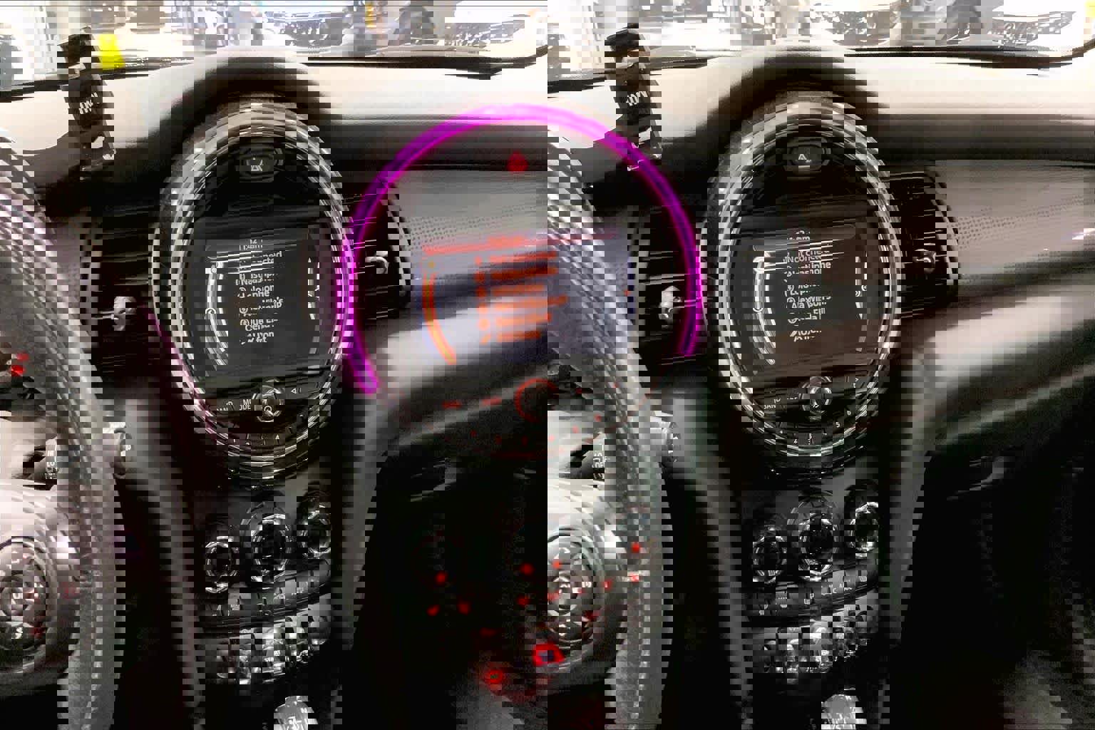 Used 2017 MINI Cooper 2-Door Hardtop image 6