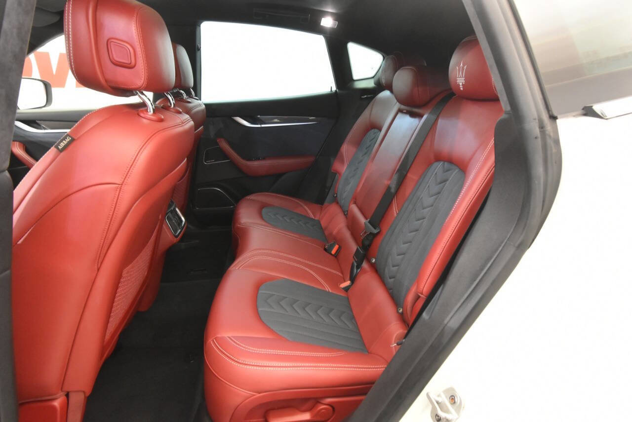 Used 2020 Maserati Levante GranLusso image 14