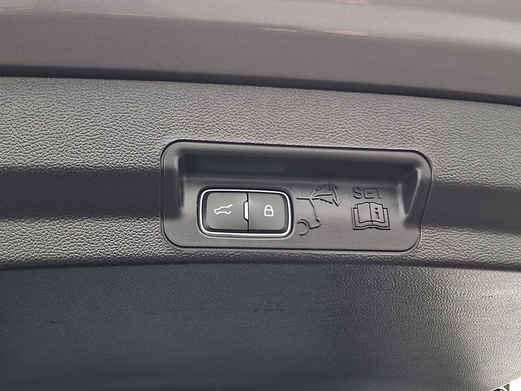 Certified 2022 Ford Explorer XLT AWD/4WD image 30
