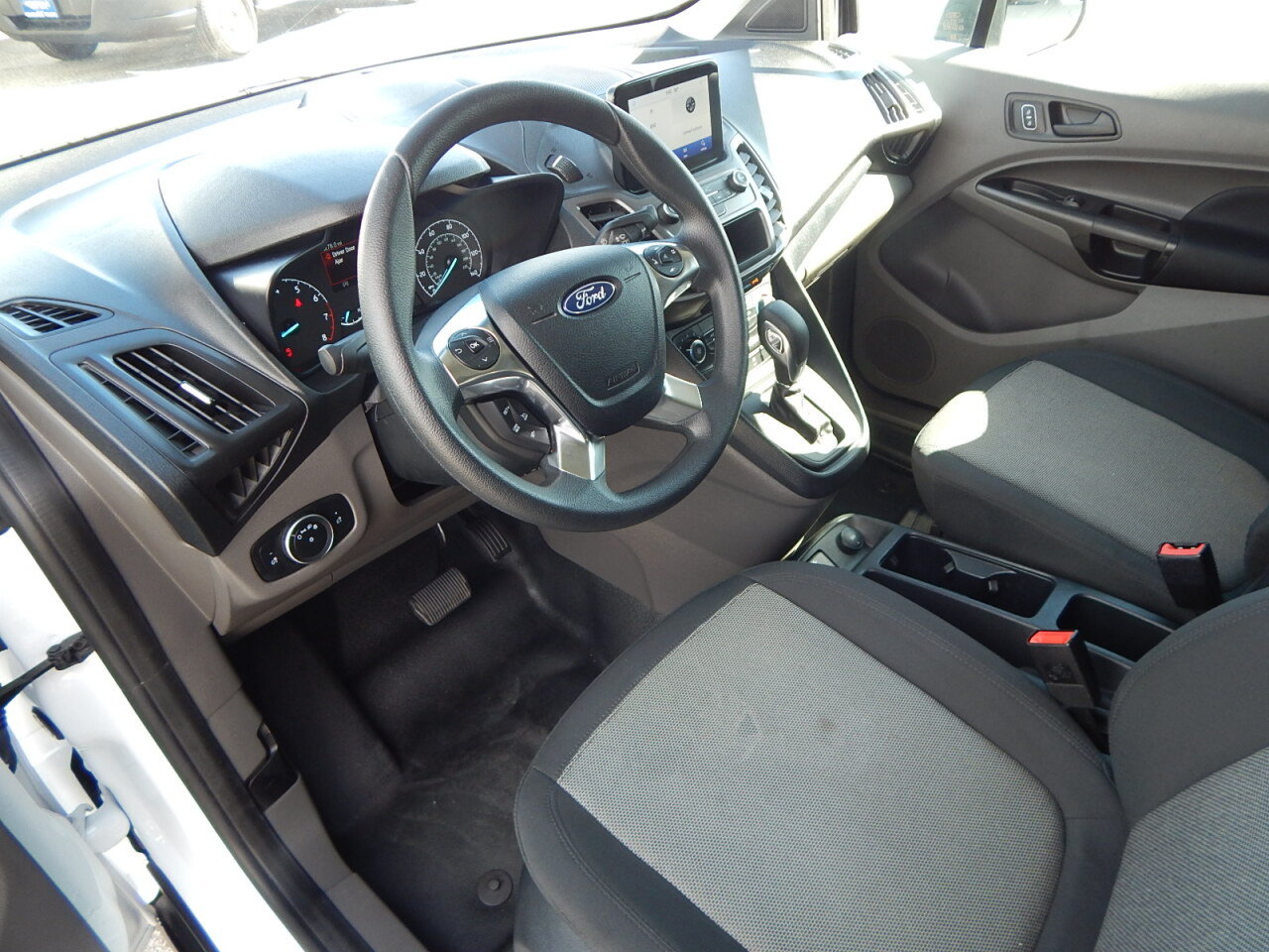 Used 2023 Ford Transit Connect XL FWD image 2