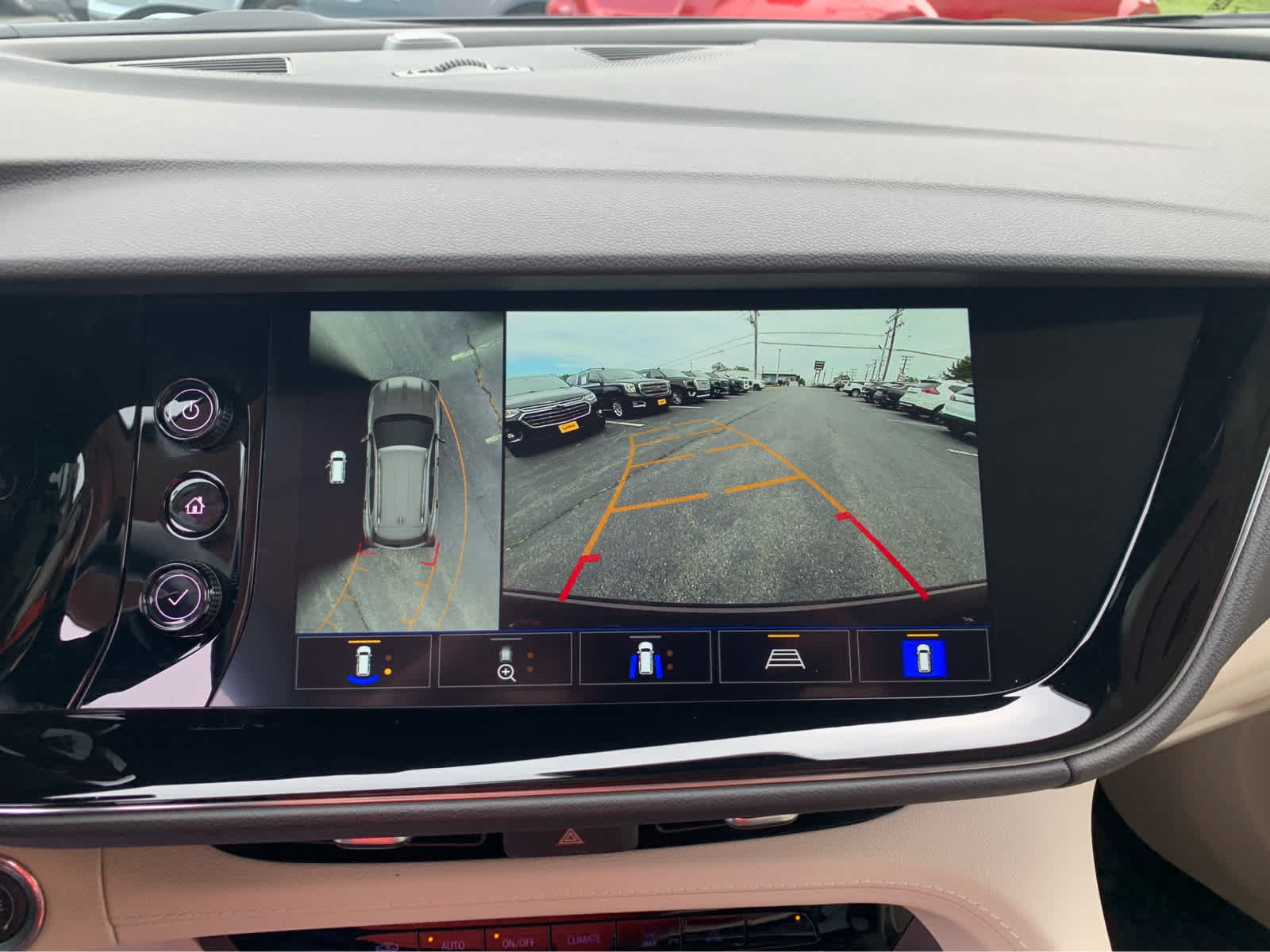 Used 2023 Buick Envision Avenir AWD/4WD image 17