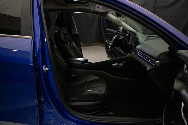 Used 2023 Hyundai Elantra Limited w/ Cargo Package FWD image 17