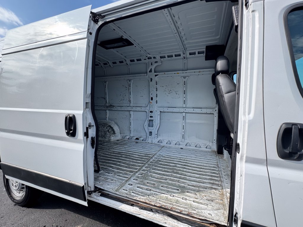 Used 2024 RAM ProMaster 2500 w/ Convenience Group FWD image 14