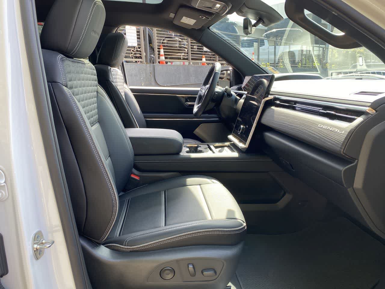 Used 2025 GMC Sierra EV Denali AWD/4WD image 18