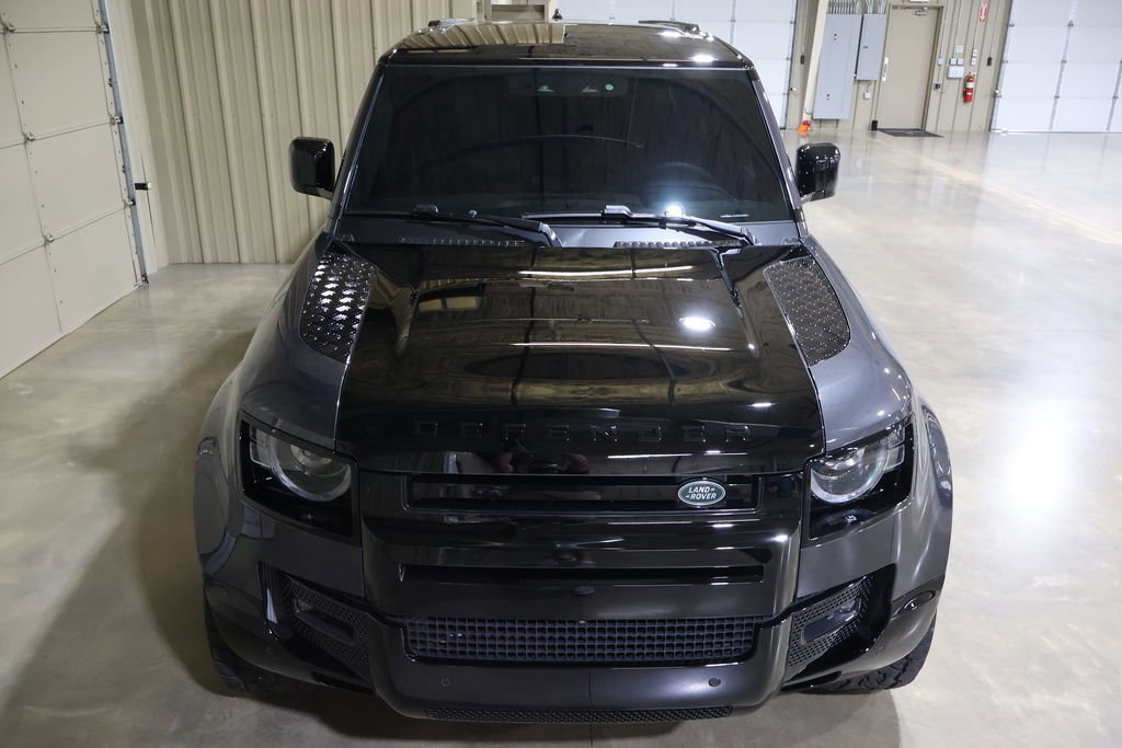 Used 2025 Land Rover Defender 130 V8 image 13