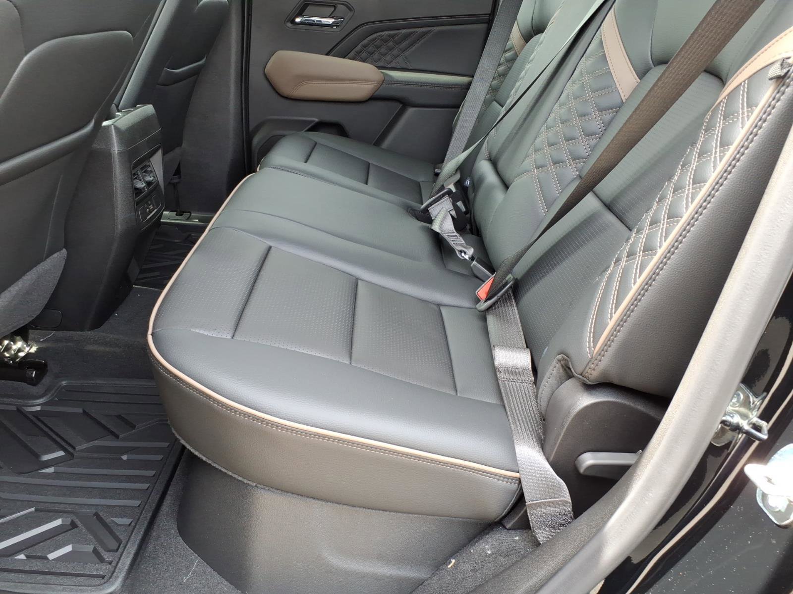 New 2026 GMC Canyon Denali image 10