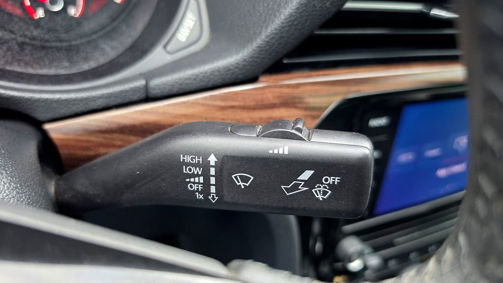 Used 2022 Volkswagen Passat 2.0T FWD image 25