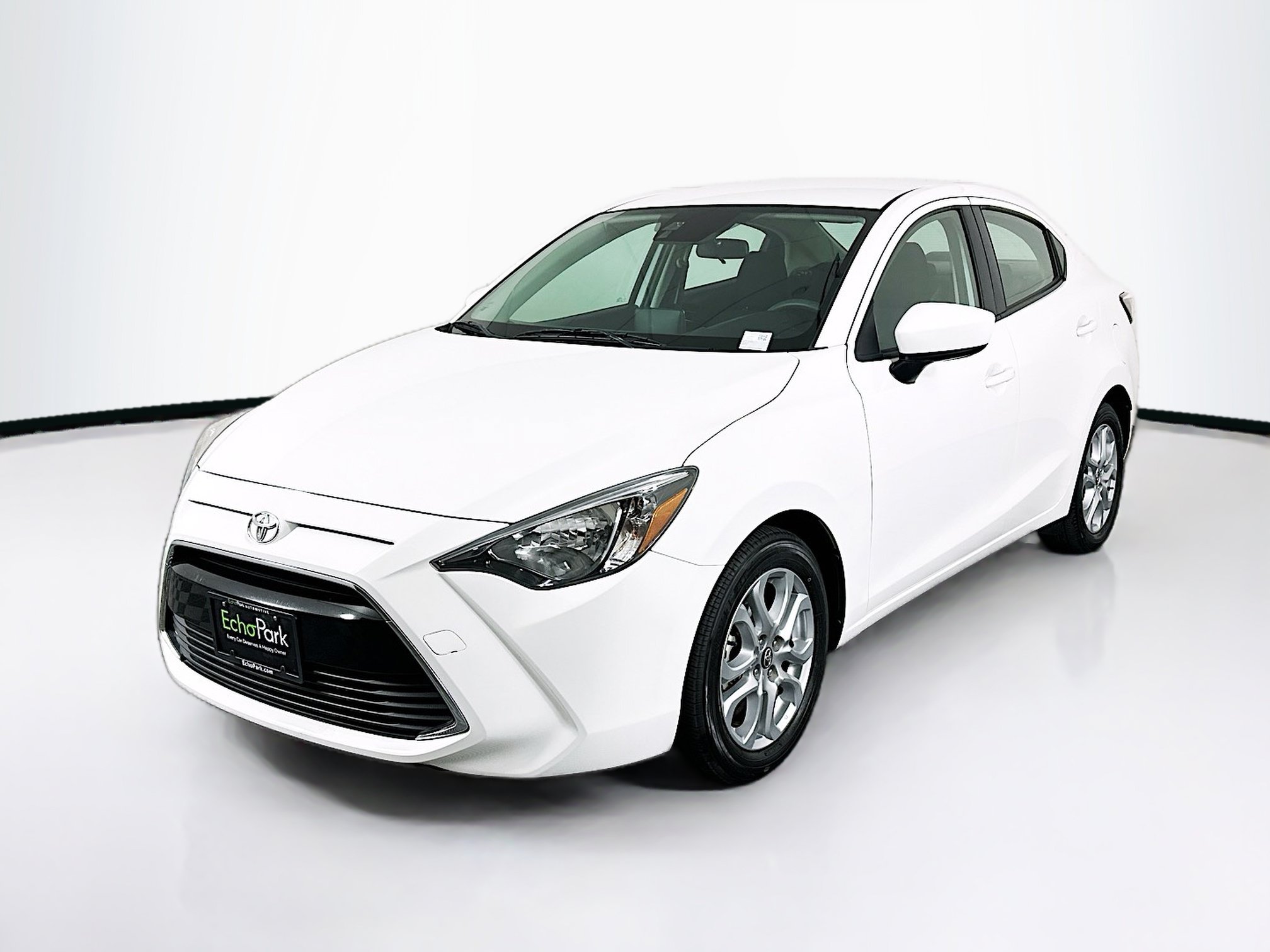 Used 2018 Toyota Yaris iA FWD image 3