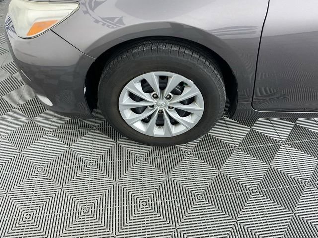 Used 2015 Toyota Camry LE FWD image 18