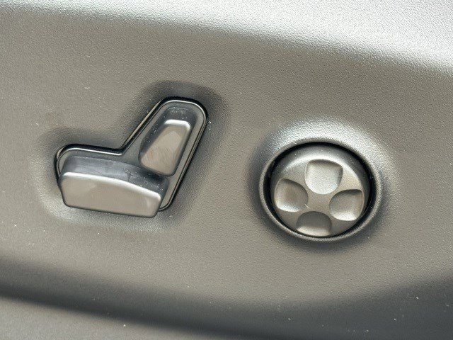 New 2026 Chrysler Pacifica Select image 12