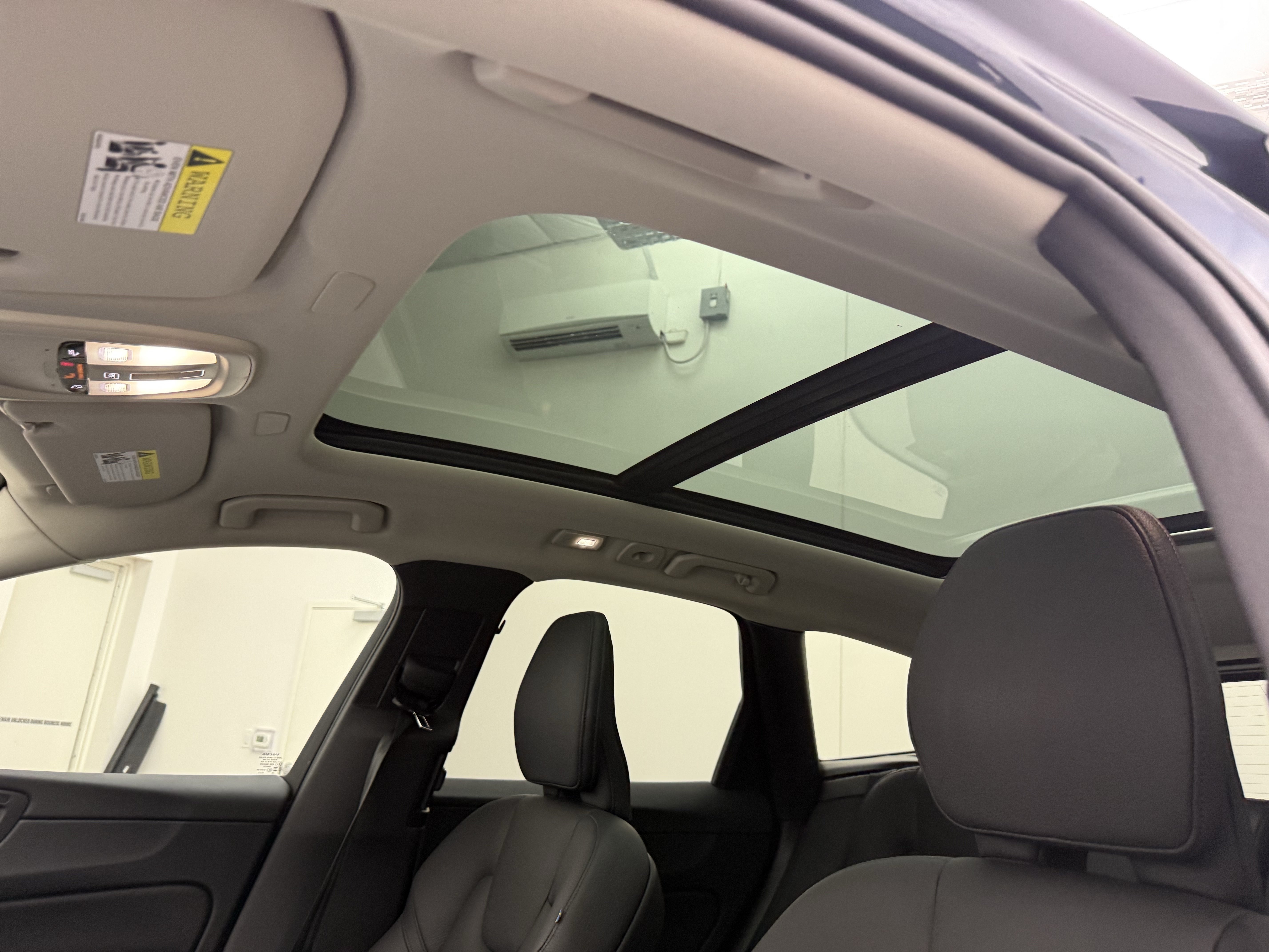 Certified 2024 Volvo XC60 B5 Plus AWD/4WD image 14