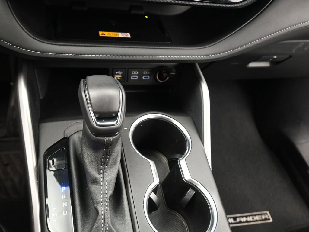 Used 2024 Toyota Highlander XSE FWD image 15