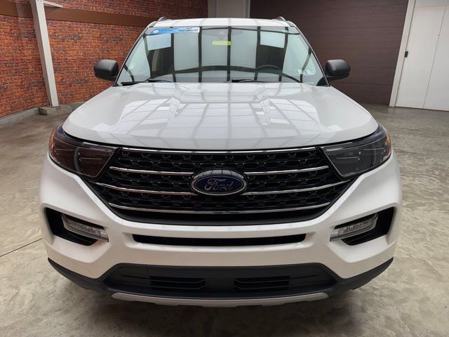 Certified 2022 Ford Explorer XLT w/ Equipment Group 202A image 8