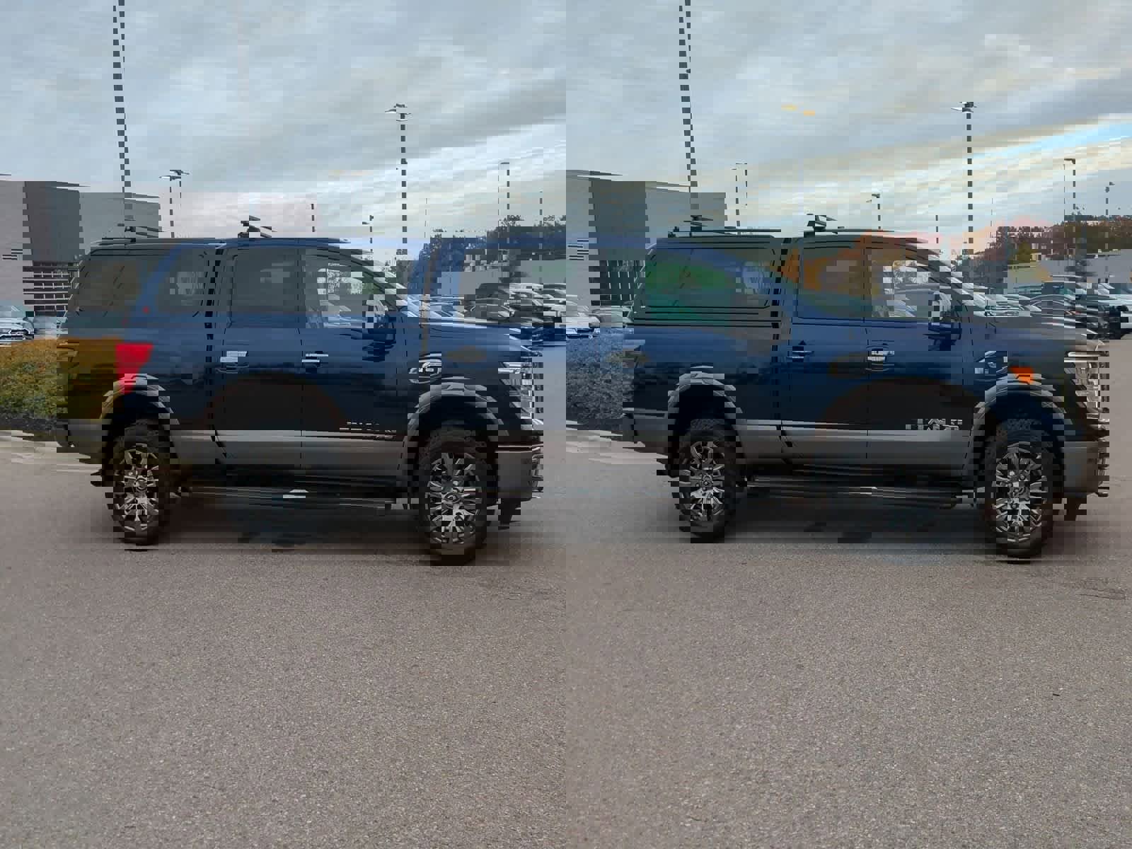 Used 2018 Nissan Titan Platinum Reserve w/ Platinum Utility Package image 9