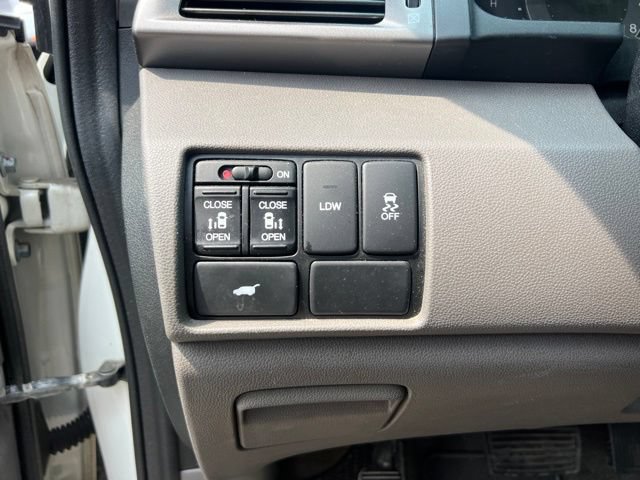 Used 2017 Honda Odyssey EX-L image 22