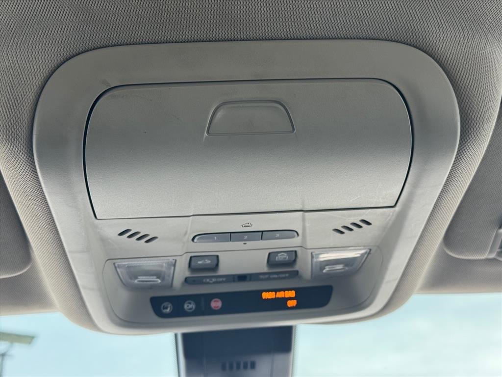 Used 2019 GMC Terrain Denali w/ Advanced Safety Package image 21