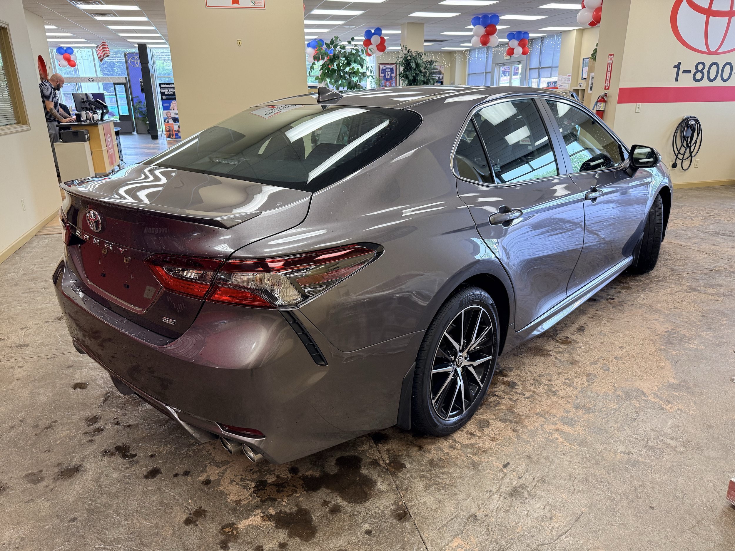Used 2023 Toyota Camry SE FWD image 12