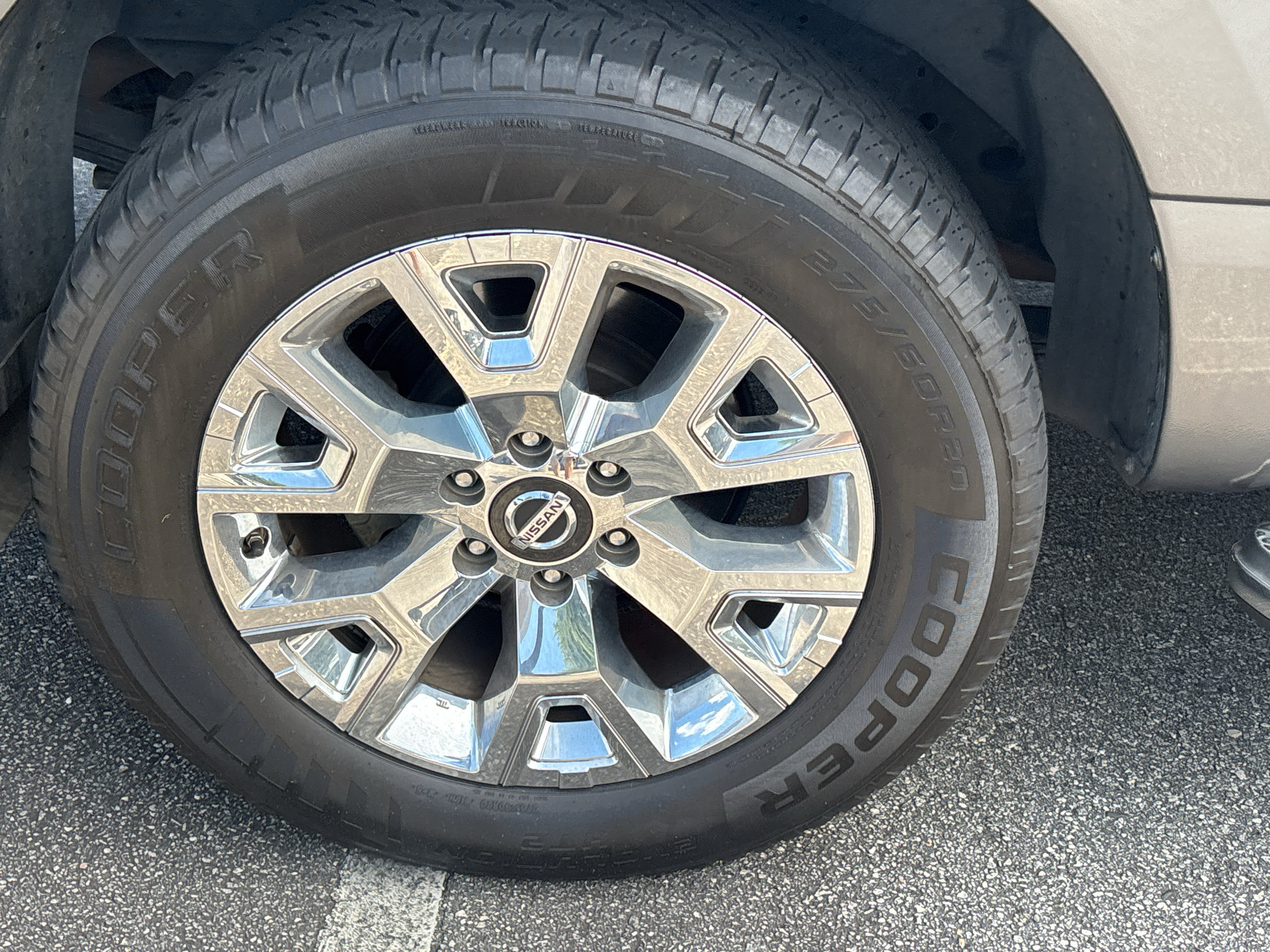 Used 2021 Nissan Titan SL w/ Moonroof Package RWD image 27