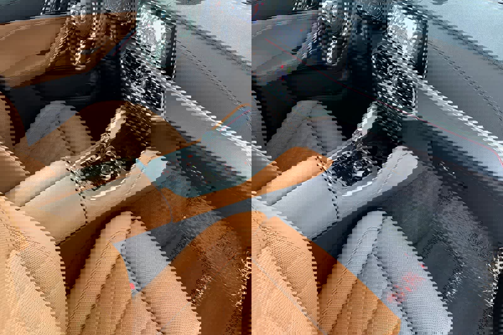 Used 2023 BMW X6 xDrive40i w/ M Sport Package image 16