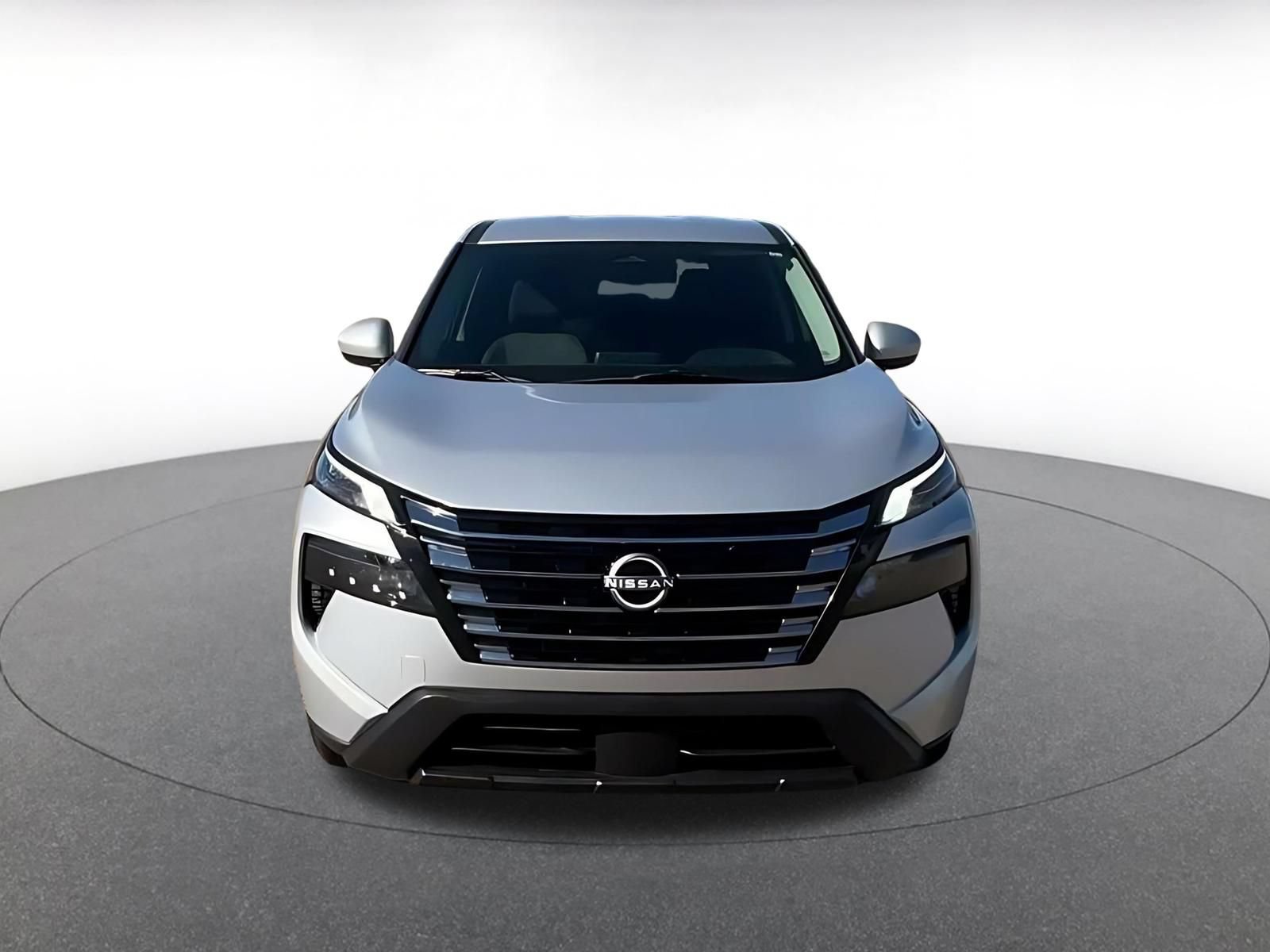 Used 2025 Nissan Rogue SV AWD/4WD image 4