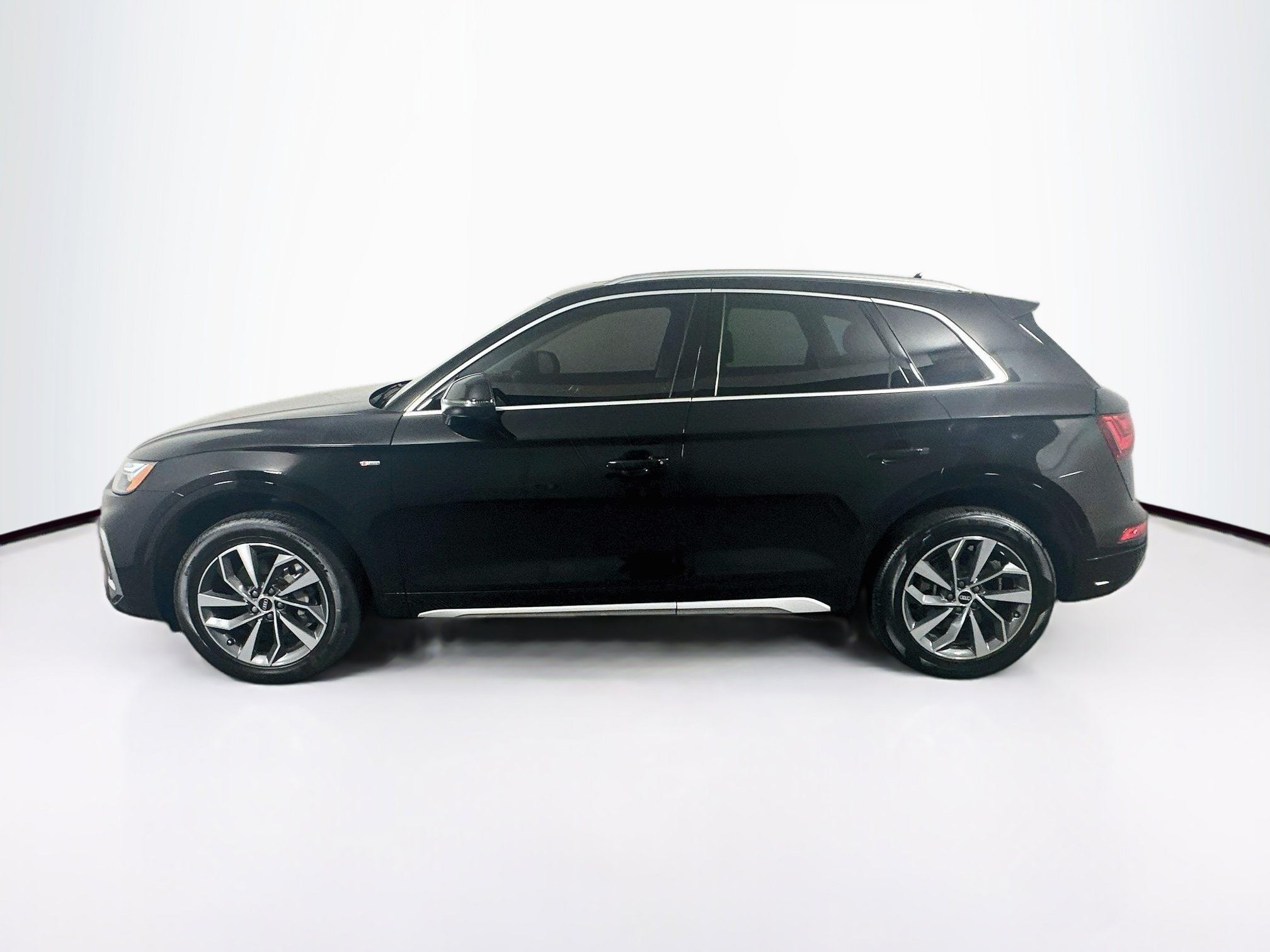Used 2023 Audi Q5 2.0T Premium w/ Convenience Package AWD/4WD image 4