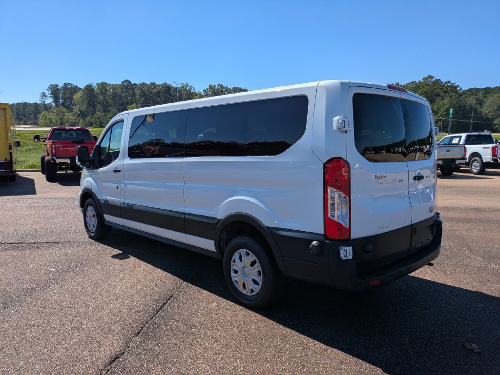 Used 2024 Ford Transit 350 XLT RWD image 3