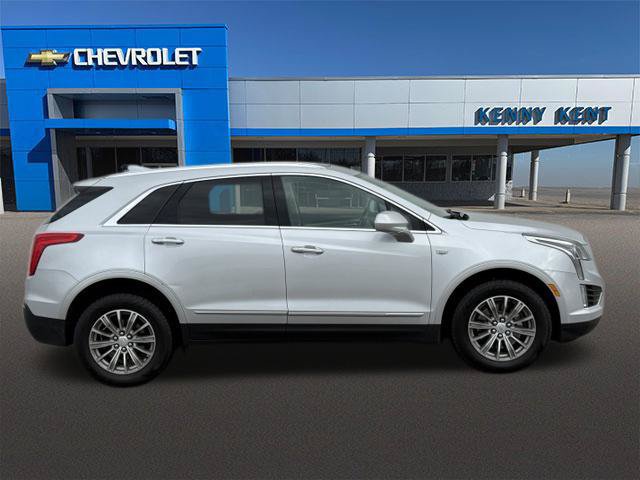 Used 2017 Cadillac XT5 Luxury w/ Driver Awareness Package FWD image 3