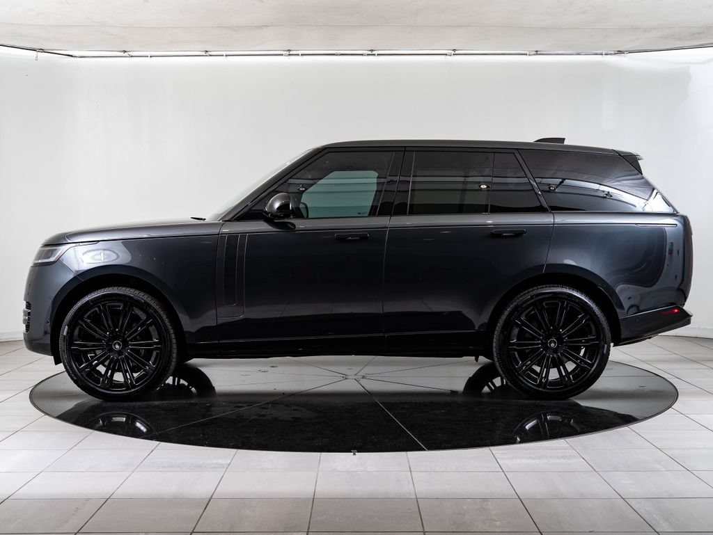 Used 2025 Land Rover Range Rover SE AWD/4WD image 5