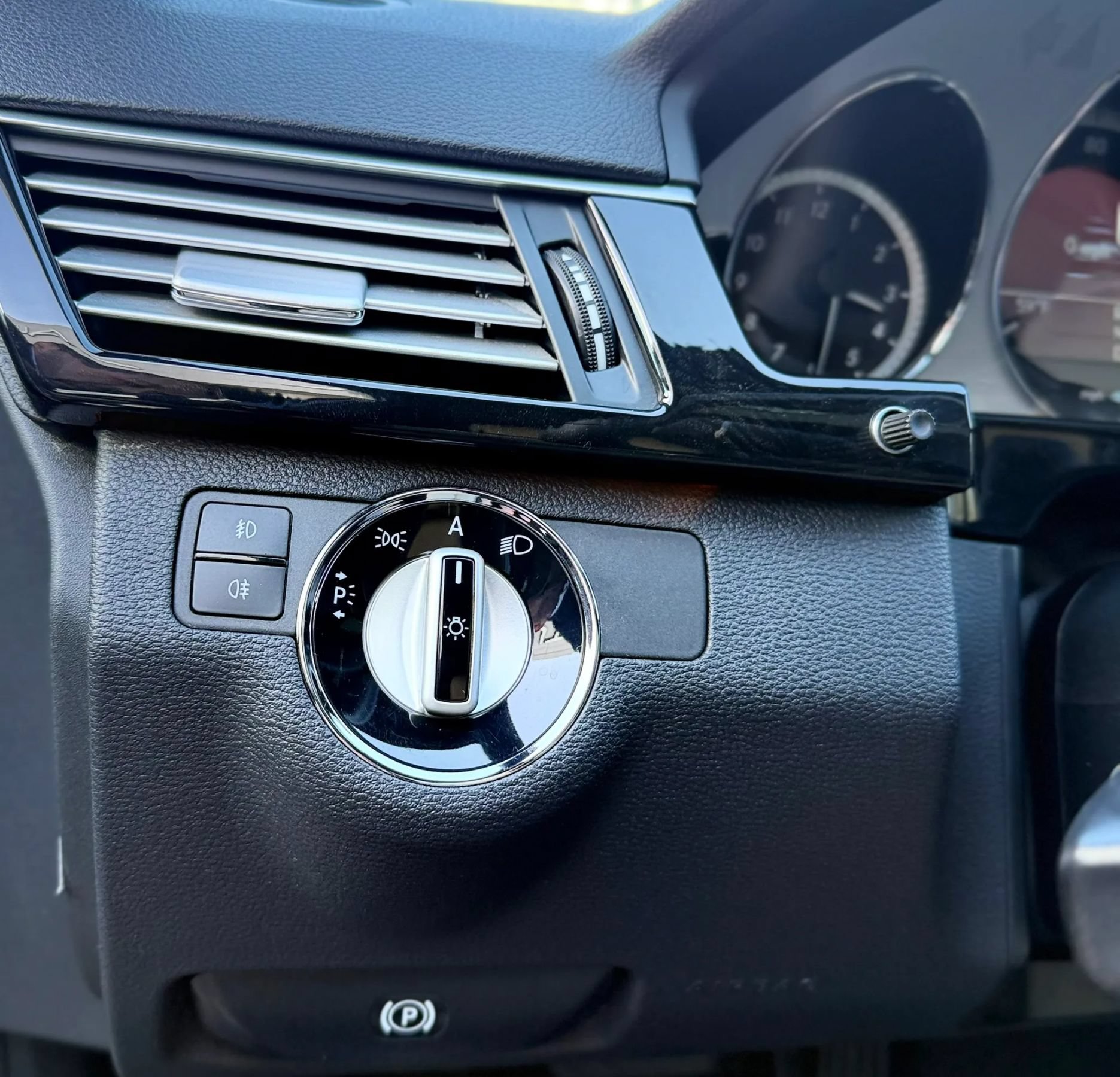 Used 2011 Mercedes-Benz E 350 4MATIC Wagon image 23
