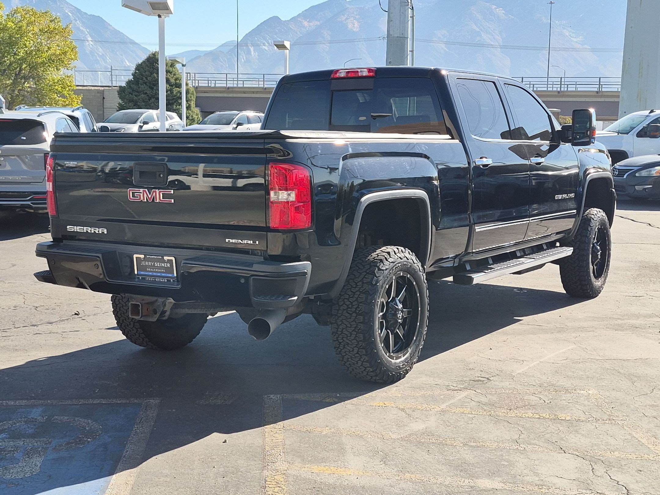 Used 2018 GMC Sierra 3500 Denali w/ Duramax Plus Package AWD/4WD image 5
