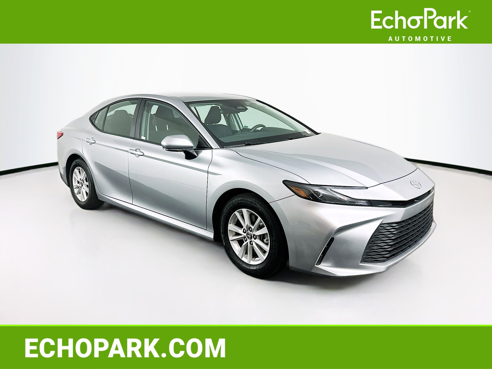 Used 2025 Toyota Camry LE image 1