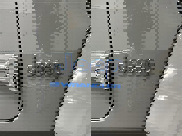 Used 2023 Jeep Wrangler Unlimited Rubicon 4xe w/ Steel Bumper Group image 31