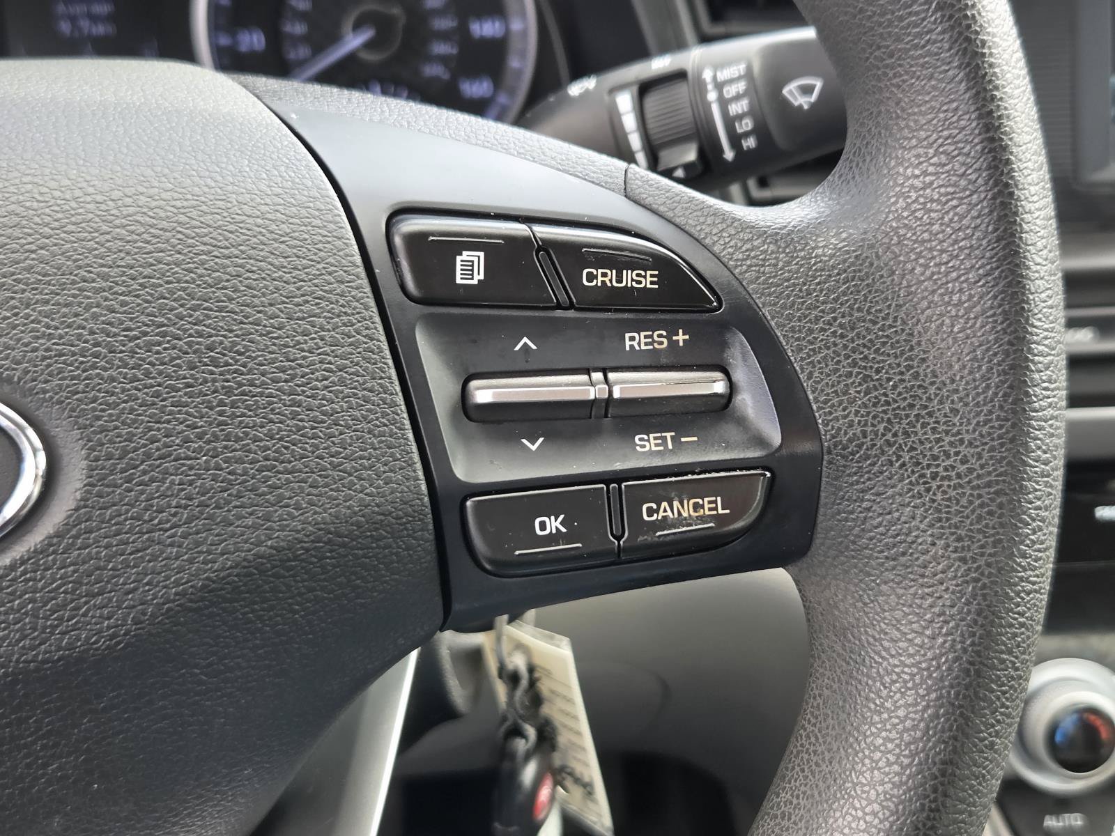 Used 2020 Hyundai Elantra SE FWD image 25
