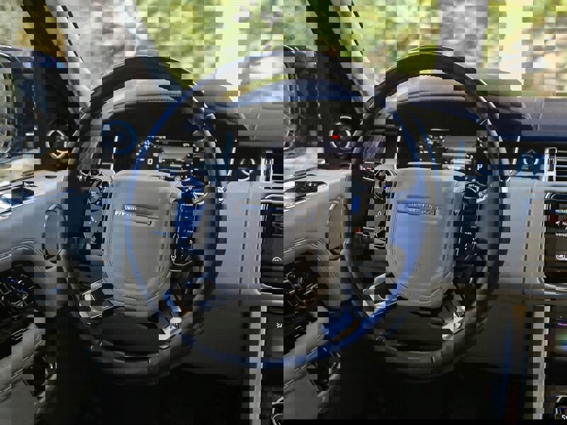 Used 2019 Land Rover Range Rover HSE image 18