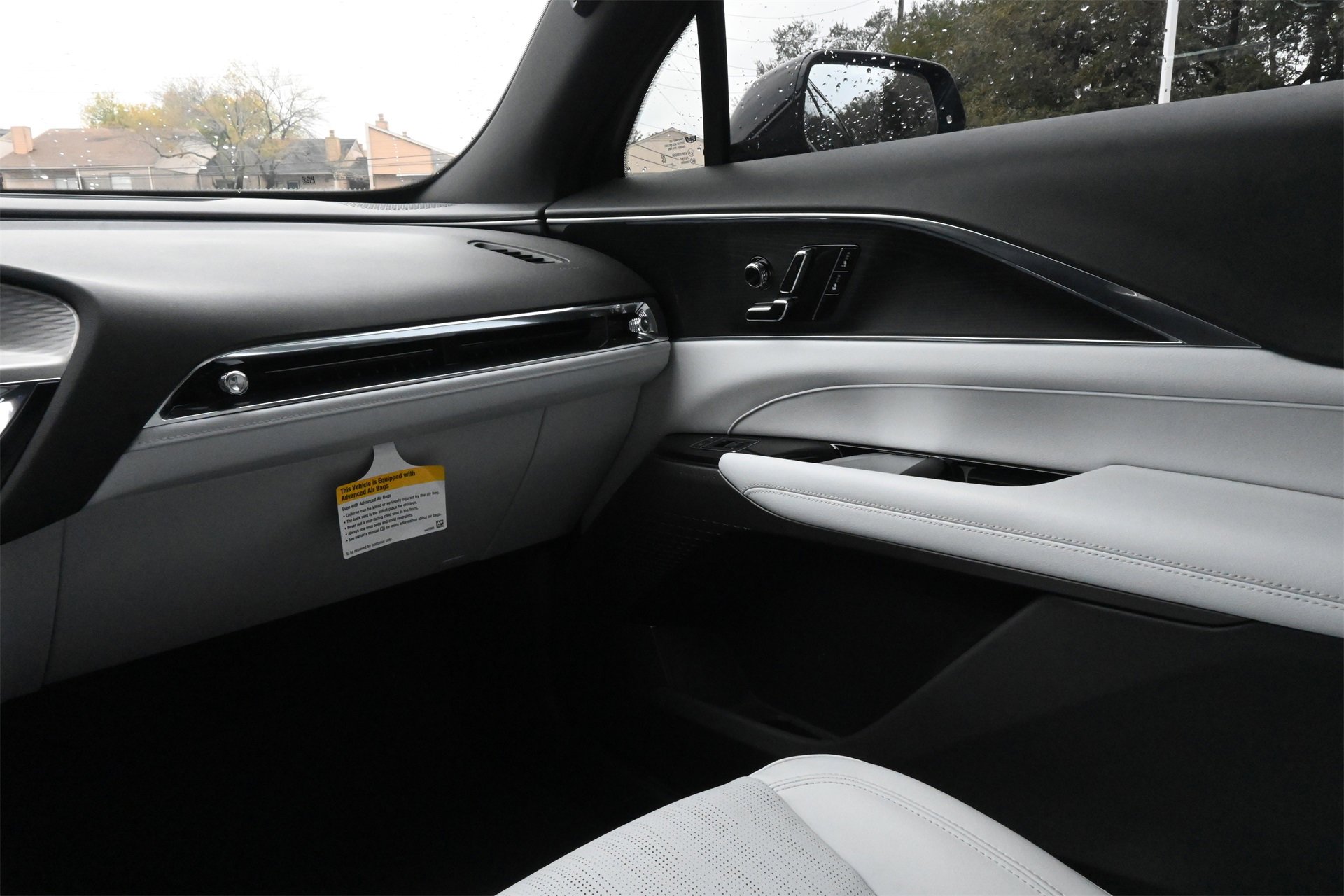 Certified 2024 Cadillac Lyriq Luxury image 8