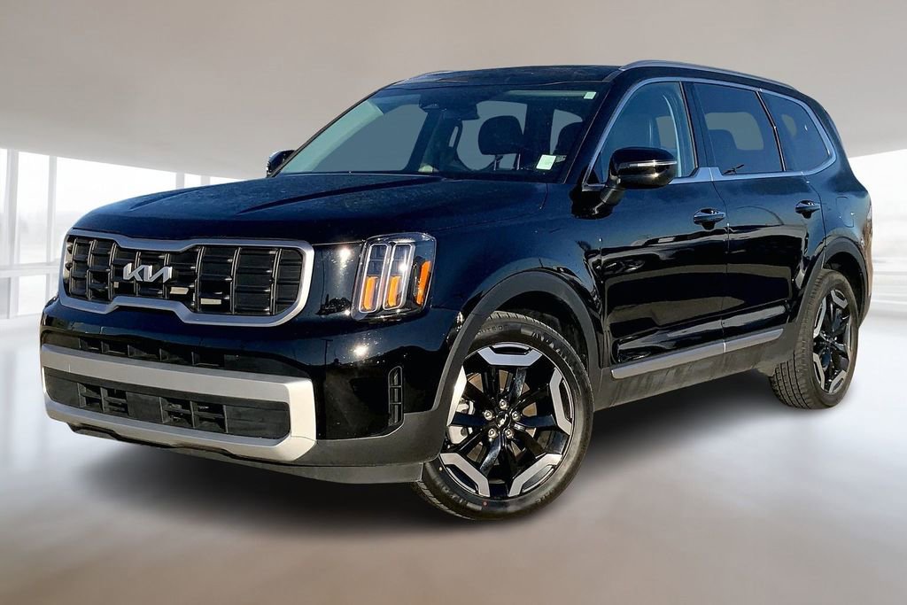 Used 2024 Kia Telluride S w/ S Sunroof Package