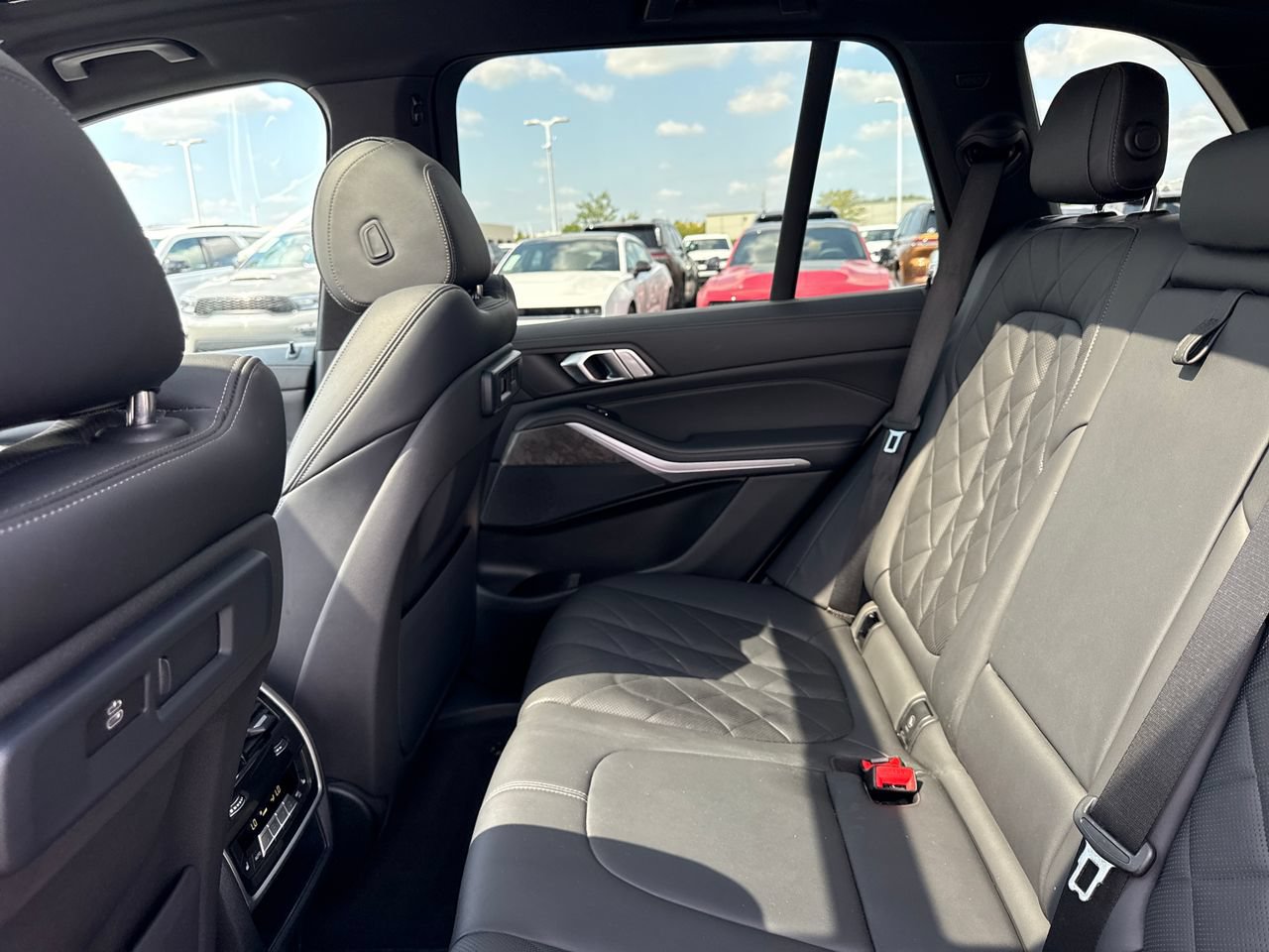 Used 2023 BMW X5 xDrive40i w/ Premium Package AWD/4WD image 14