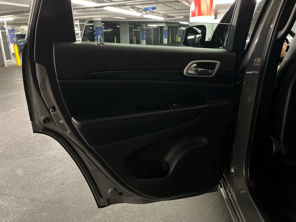Used 2020 Jeep Grand Cherokee Altitude image 18
