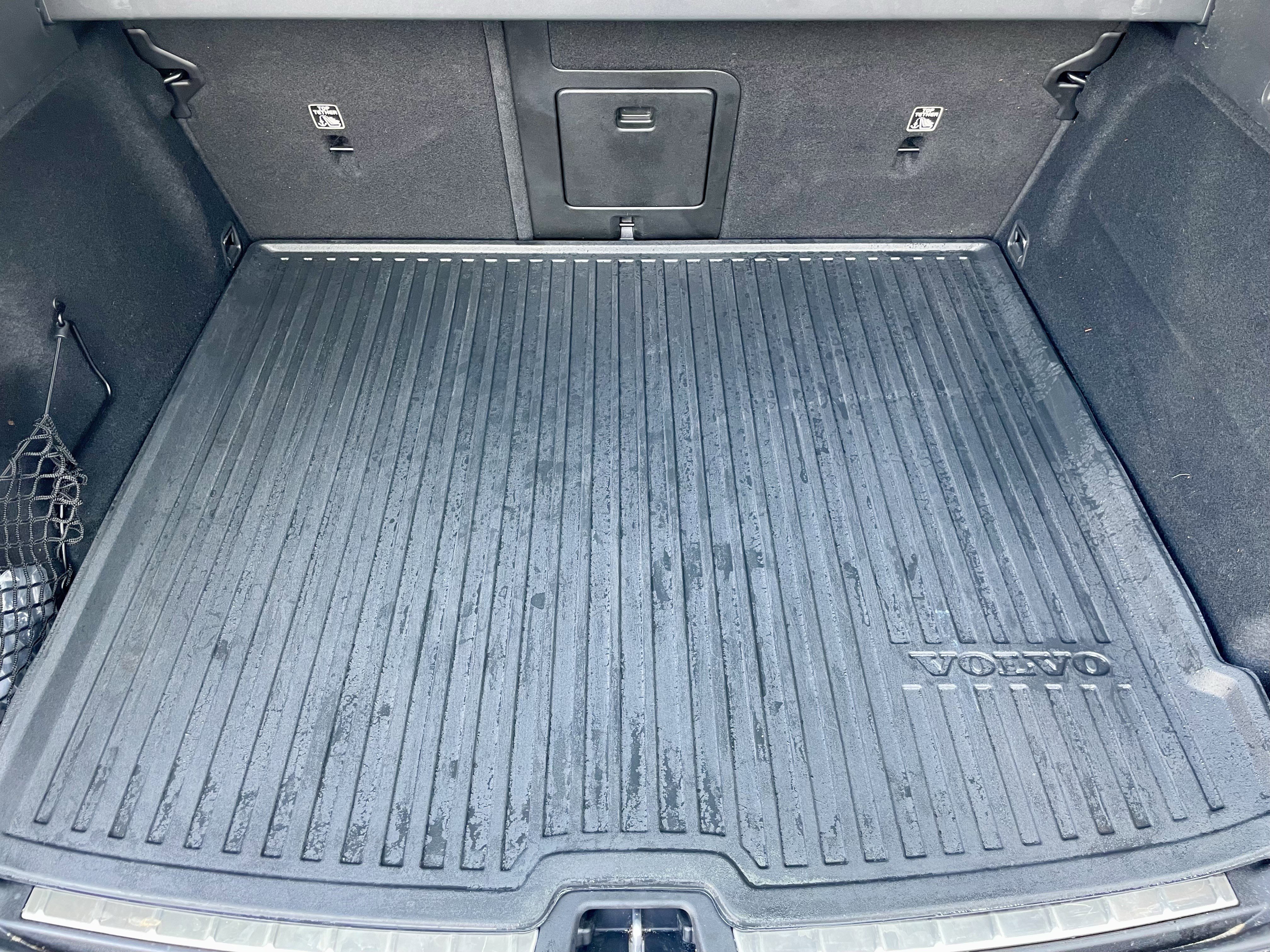 Used 2022 Volvo XC60 B6 R-Design w/ Advanced Package image 35