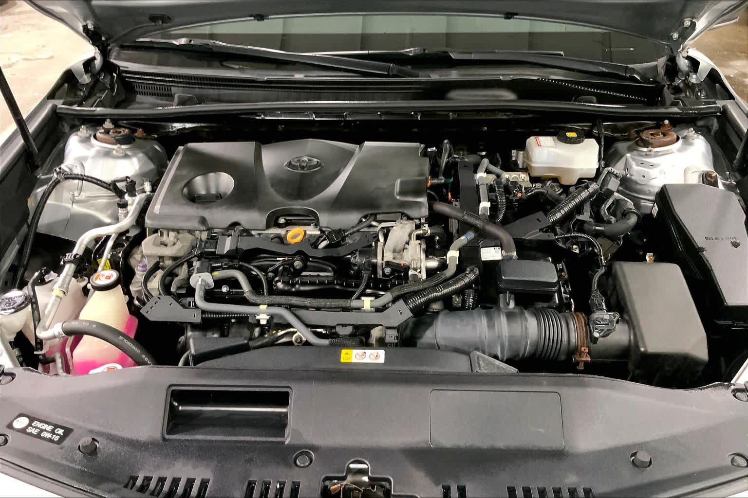 Certified 2020 Toyota Camry XLE FWD image 32
