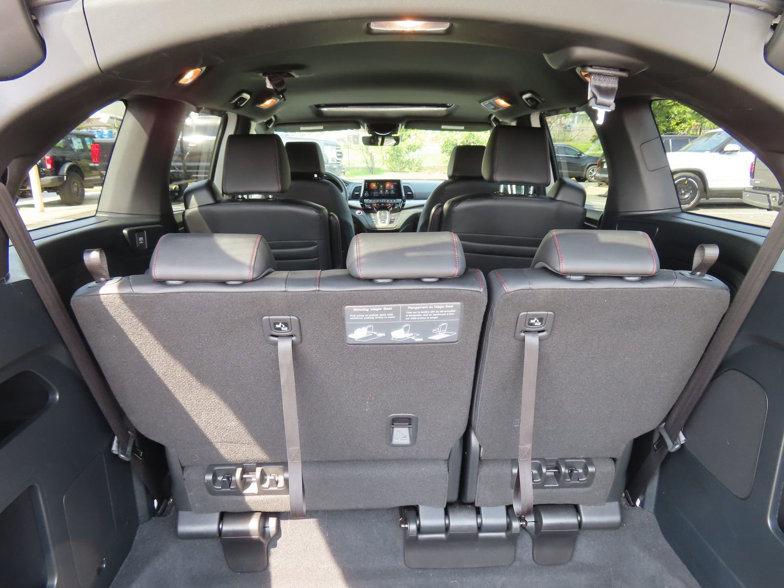 Used 2023 Honda Odyssey Sport image 37