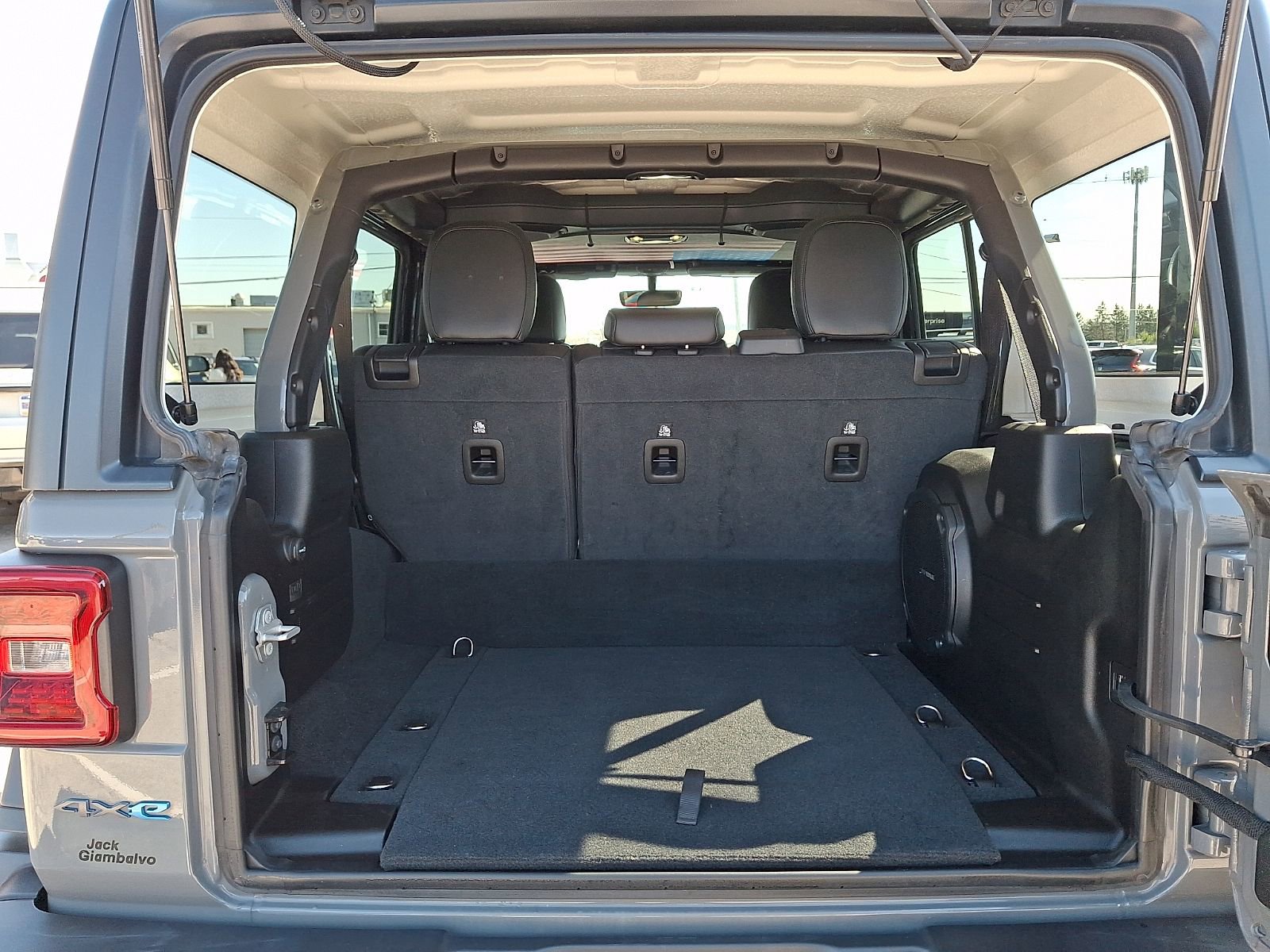 Used 2021 Jeep Wrangler Unlimited Rubicon 4xe w/ Cold Weather Group image 29