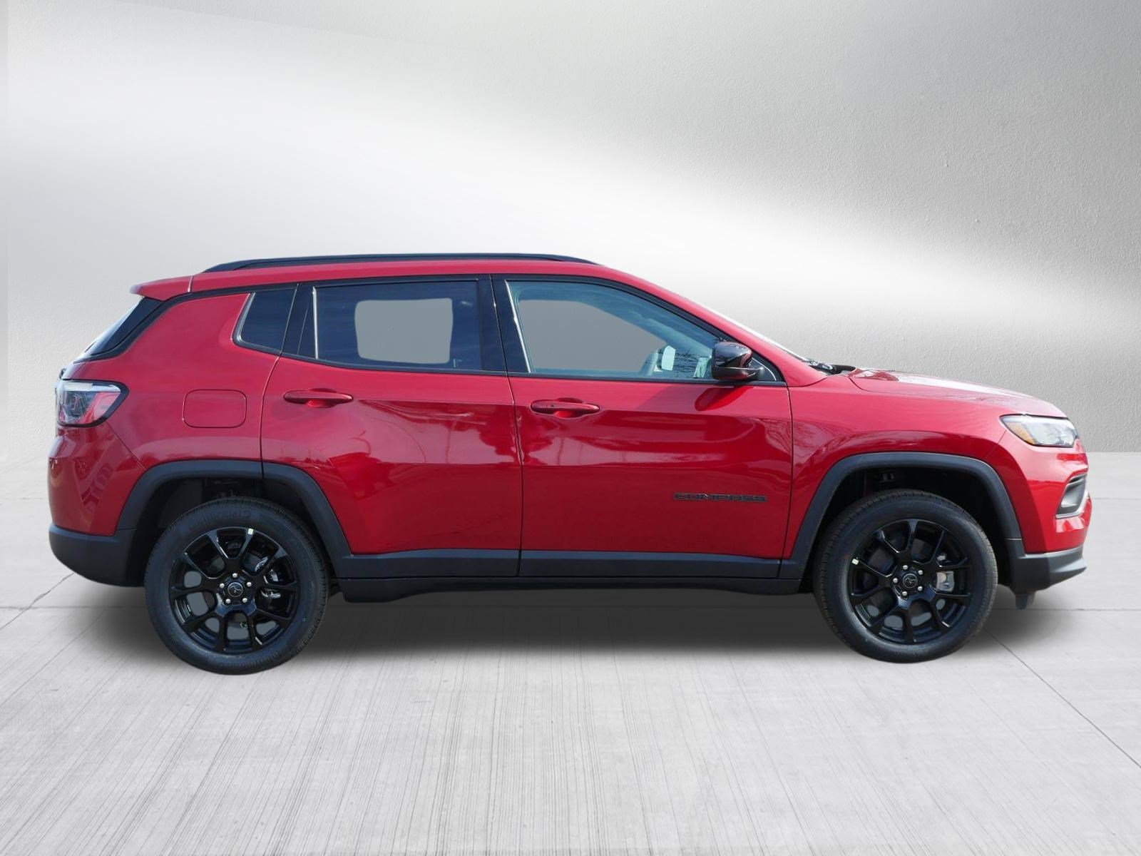New 2026 Jeep Compass Latitude w/ Sun and Sound Group AWD/4WD image 8
