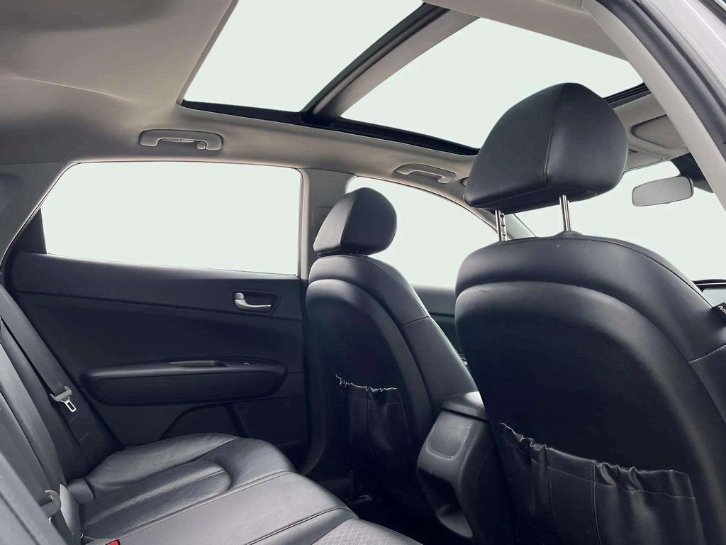 Used 2020 Kia Optima SE image 19