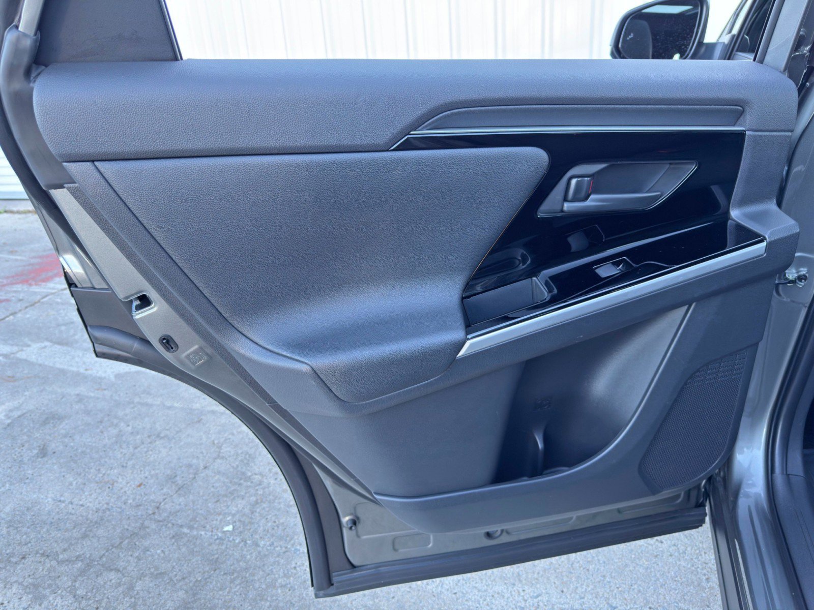 Used 2024 Toyota bZ4X XLE image 40